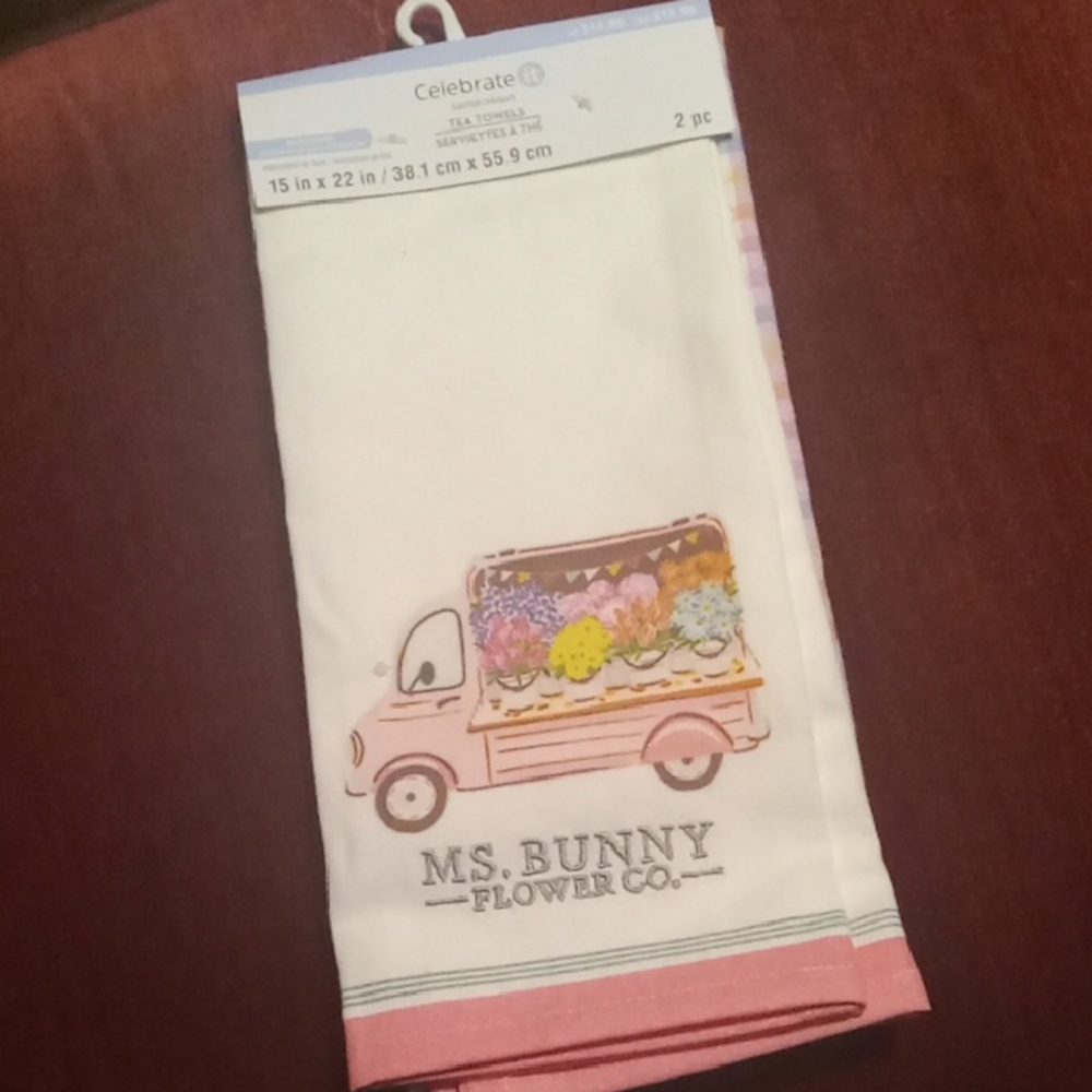 Celebrate It Tea Towels Set